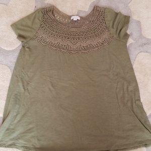 Liz Lange maternity tunic top